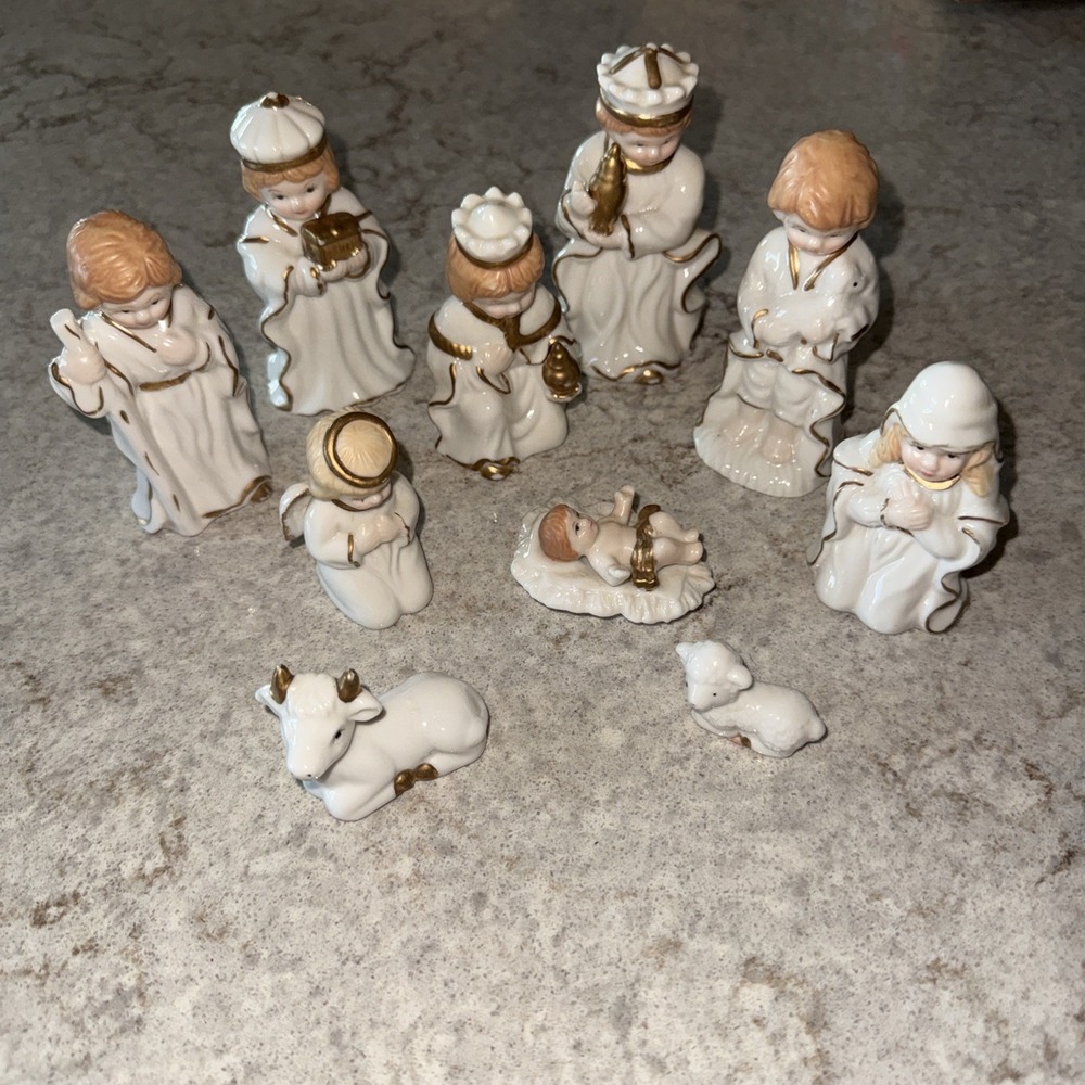 Vintage Glazed Porcelain Nativity 11 Piece White Gold Tone Trim Child Face